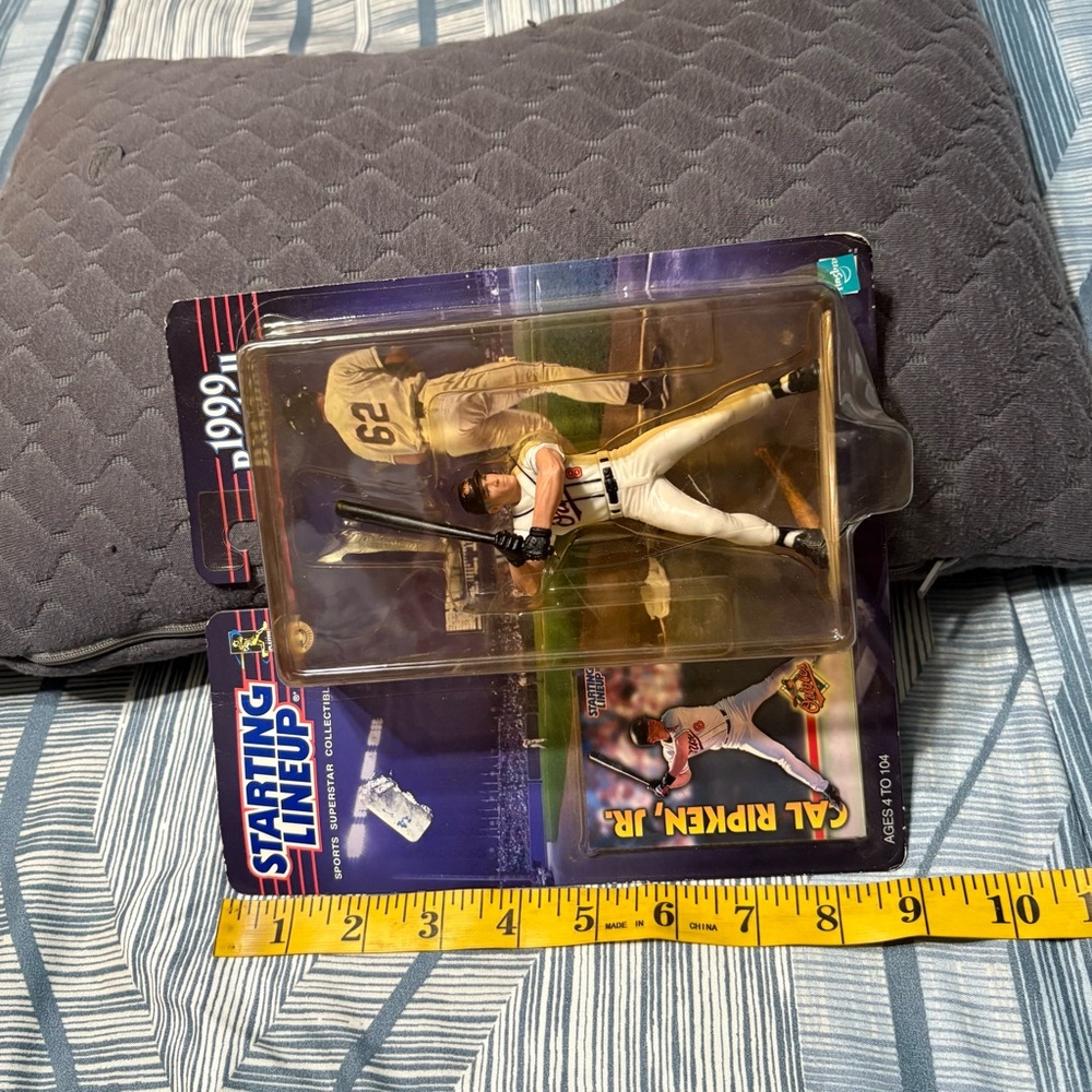 1999 Baseball Starting Lineup Cal Ripken Jr Figure With Card - Picture 4 of 4